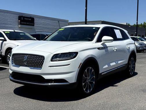 Pristine White Metallic Tri-Coat 2023 Lincoln Nautilus Reserve