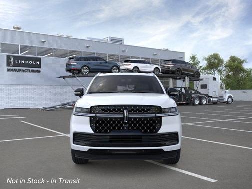 Pristine White Metallic Tri-Coat 2026 Lincoln Navigator Black Label