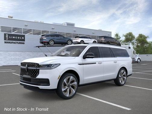 Pristine White Metallic Tri-Coat 2026 Lincoln Navigator Black Label
