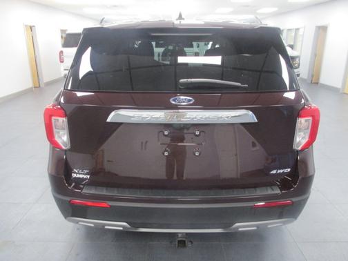 JEWEL RED MET TINTED CC 2023 Ford Explorer XLT