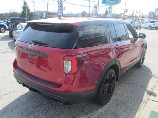 2022 Ford Explorer ST