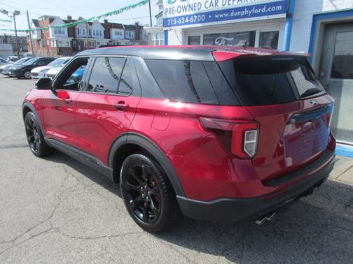 2022 Ford Explorer ST