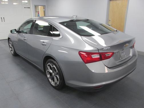 Sterling Gray Metallic 2024 Chevrolet Malibu LT W/1LT