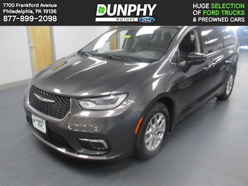 Granite Crystal Clearcoat Metallic 2023 Chrysler Pacifica TOURING L