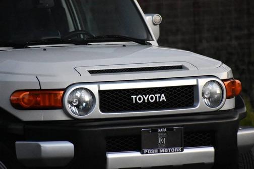 2014 Toyota FJ Cruiser Base