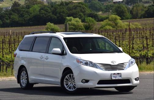 2015 Toyota Sienna XLE