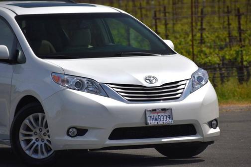 2015 Toyota Sienna XLE