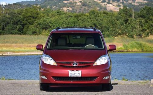 2009 Toyota Sienna XLE