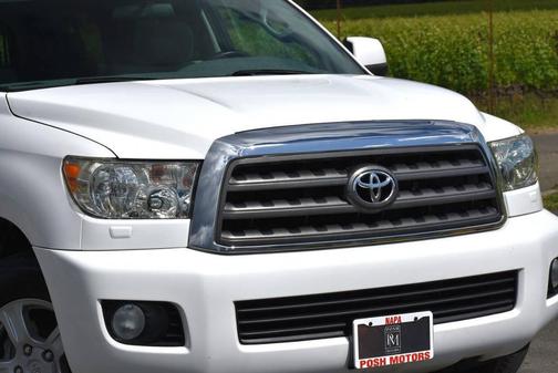Super White 2011 Toyota Sequoia SR5