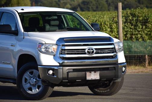 2017 Toyota Tundra SR5