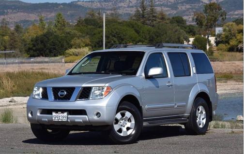 2005 Nissan Pathfinder SE