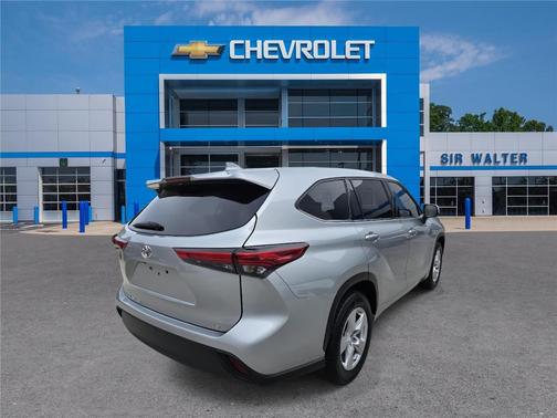 2021 Toyota Highlander LE