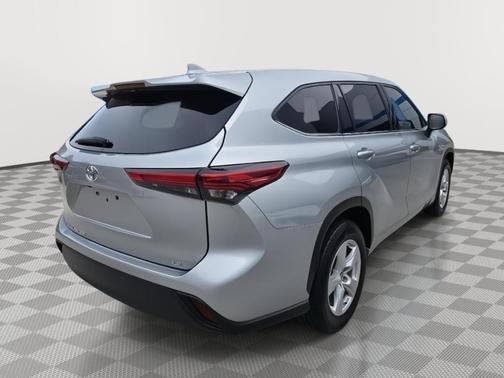 2021 Toyota Highlander LE