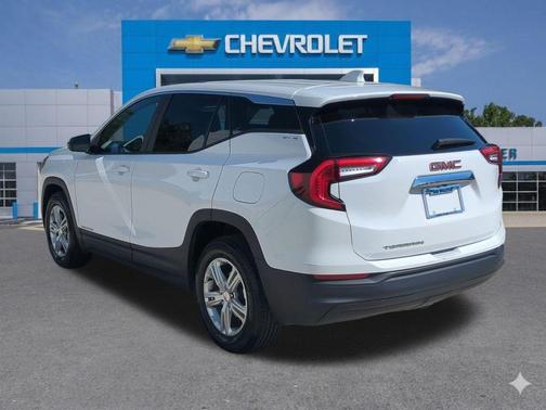 Summit White 2024 GMC Terrain SLE