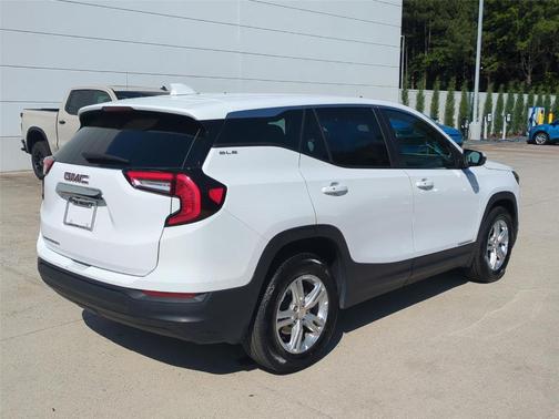 Summit White 2024 GMC Terrain SLE