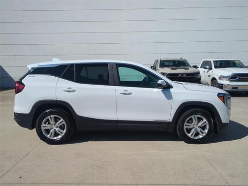 Summit White 2024 GMC Terrain SLE