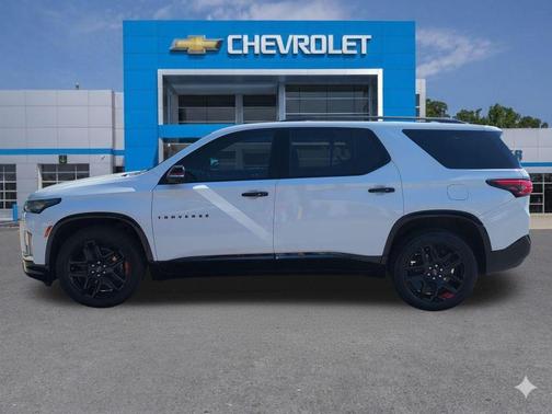 Summit White 2023 Chevrolet Traverse Premier