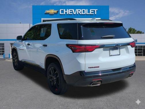 Summit White 2023 Chevrolet Traverse Premier