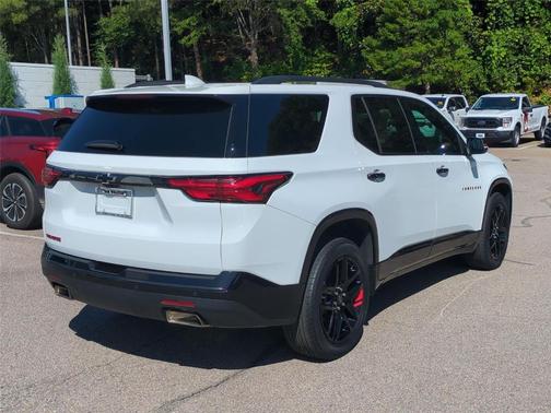 Summit White 2023 Chevrolet Traverse Premier