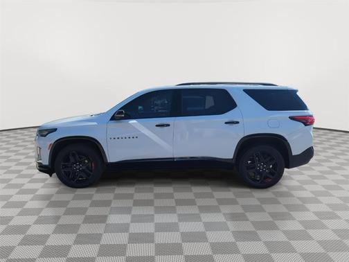 Summit White 2023 Chevrolet Traverse Premier