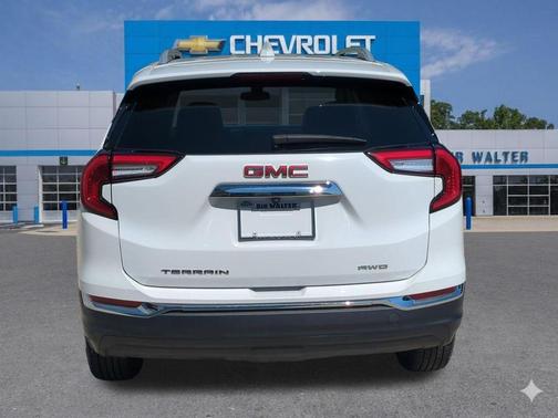 Summit White 2024 GMC Terrain SLT