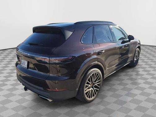2023 Porsche Cayenne Base