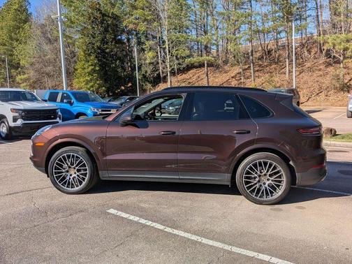 2023 Porsche Cayenne Base