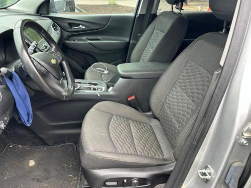 Silver Ice Metallic 2021 Chevrolet Equinox 2LT