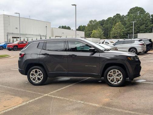 2024 Jeep Compass Sport