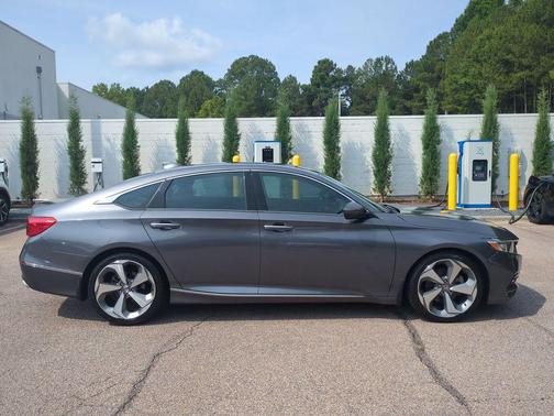 Lunar Silver Metallic 2020 Honda Accord Touring 2.0T