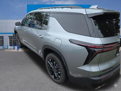 Sterling Gray Metallic 2024 Chevrolet Traverse LT