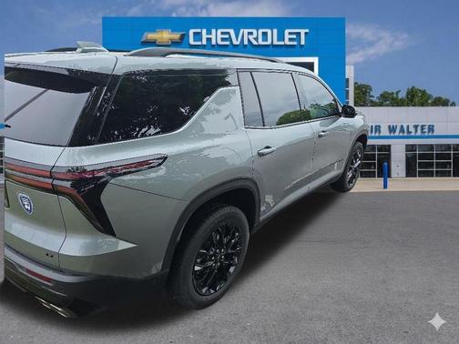 Sterling Gray Metallic 2024 Chevrolet Traverse LT