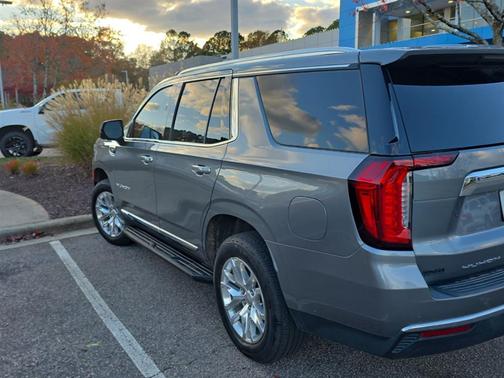 2022 GMC Yukon SLT