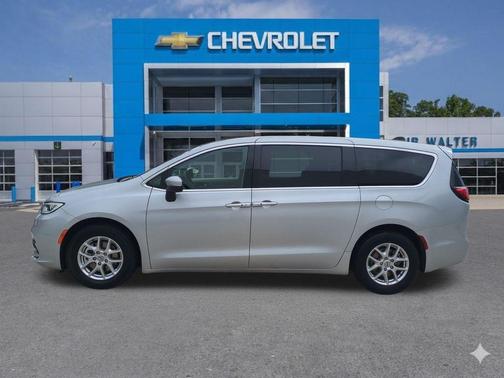 Silver Mist Clearcoat 2023 Chrysler Pacifica Touring-L