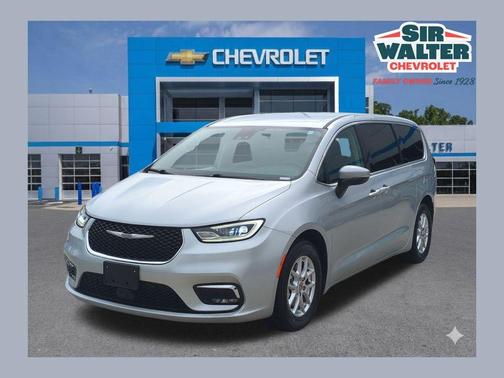 Silver Mist Clearcoat 2023 Chrysler Pacifica Touring-L