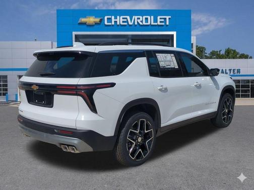 Summit White 2026 Chevrolet Traverse LT