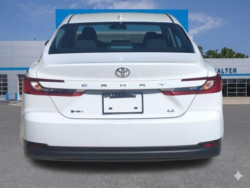 Ice 2025 Toyota Camry LE