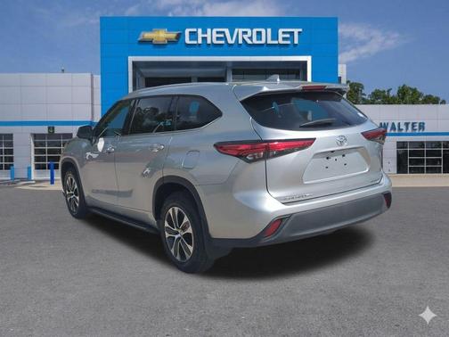 Celestial Silver Metallic 2020 Toyota Highlander XLE