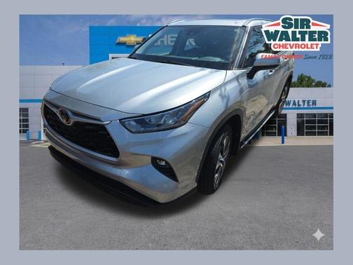 Celestial Silver Metallic 2020 Toyota Highlander XLE