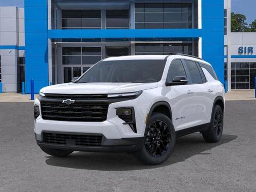 Summit White 2026 Chevrolet Traverse LT
