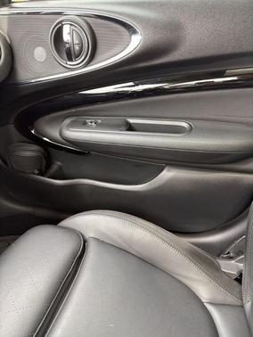 Chili Pepper Red 2023 MINI Clubman Cooper S