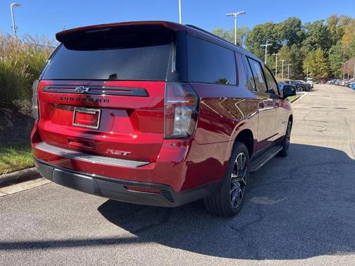 2024 Chevrolet Suburban RST