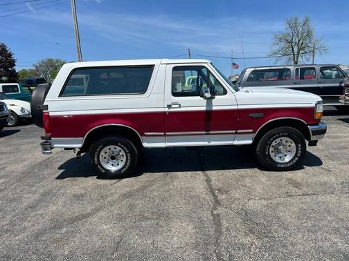 White 1994 Ford Bronco XLT