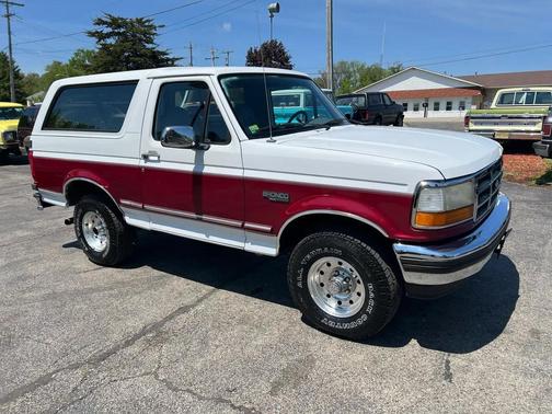 White 1994 Ford Bronco XLT