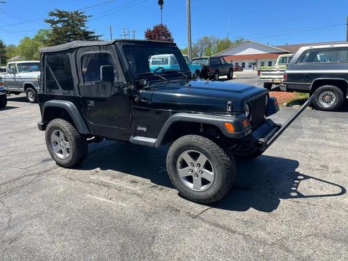 Black Clear Coat 1998 Jeep Wrangler SE