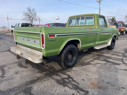 1975 Ford F-350 Regular Cab 2WD