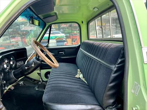 1975 Chevrolet Suburban Scottsdale
