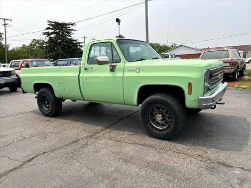 1975 Chevrolet Suburban Scottsdale