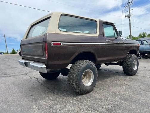 Brown 1978 Ford Bronco Custom 4WD