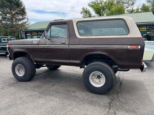 Brown 1978 Ford Bronco Custom 4WD